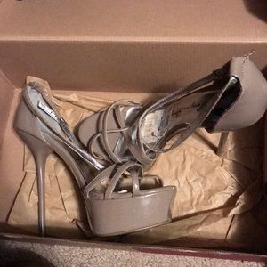 Size 8 nude heels